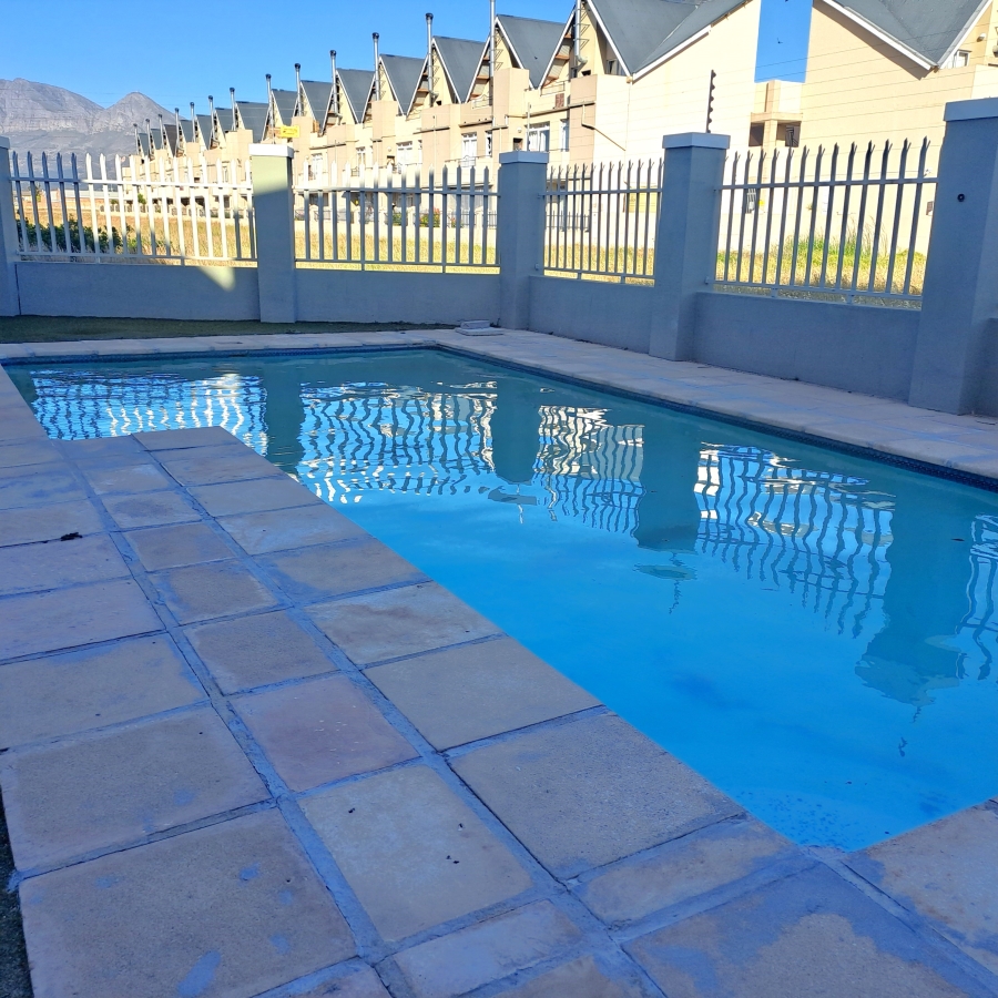 To Let 2 Bedroom Property for Rent in Whispering Pines Western Cape